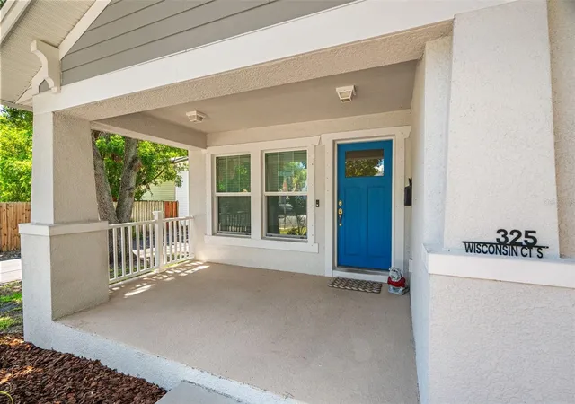 Photo 4 of Single family home for sale at 325 Wisconsin Ct S, Saint Petersburg, FL 33705 | MLS# TB8538630 | Listing updated on 2026-10-10