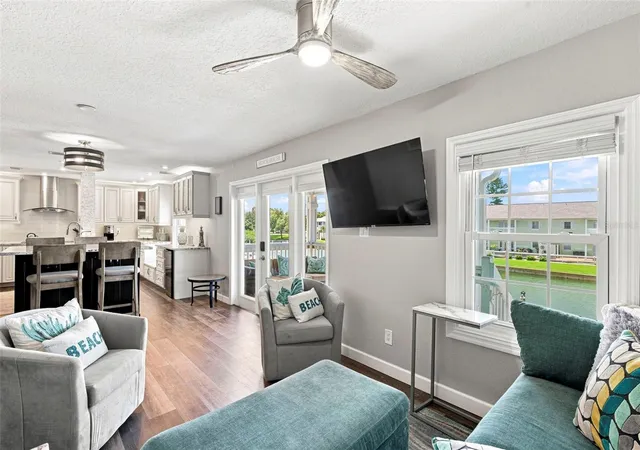 Listing Photo 3 - Condo for sale in building located at 5023 Starfish Dr Se, ST PETERSBURG, FL 33705 - Unit #E