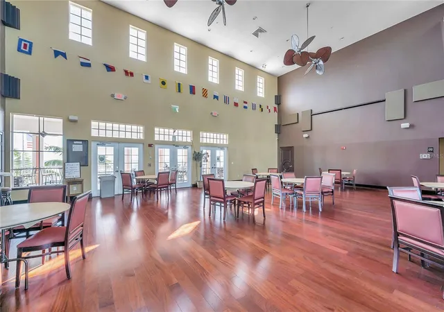 Listing Photo 2 - Condo for sale in building located at 5023 Starfish Dr Se, ST PETERSBURG, FL 33705 - Unit #E