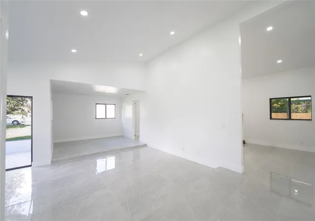 Photo 3 of Single family home for sale at 848 E Flag Ln, Kissimmee, FL 34759 | MLS# S5155593 | Listing updated on 2026-09-12