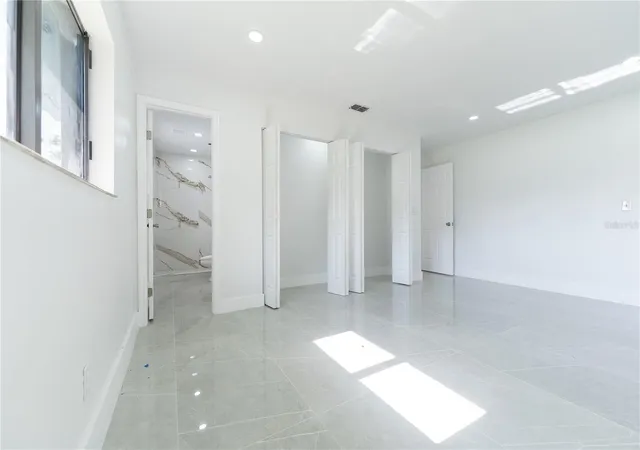Photo 4 of Single family home for sale at 848 E Flag Ln, Kissimmee, FL 34759 | MLS# S5155593 | Listing updated on 2026-09-12