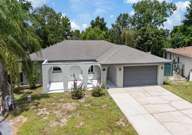 Photo 2 of Single family home for sale at 5865 Tern Dr, New Port Richey, FL 34652 | MLS# W7888573 | Listing updated on 2026-08-29