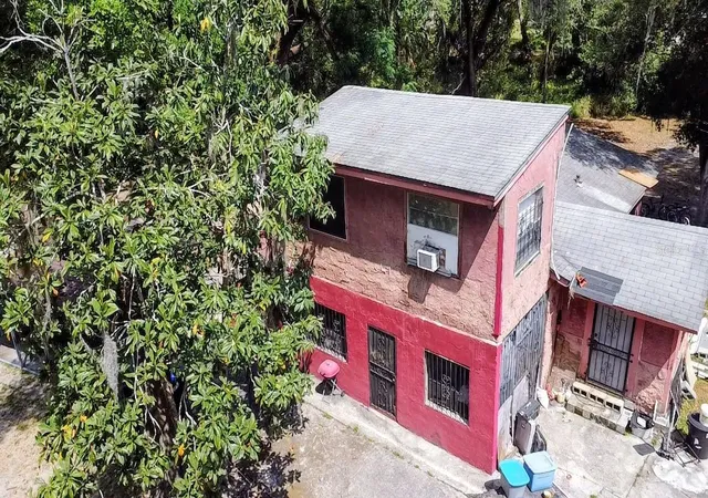 2nd image of 6981 Holly St, Mount Dora, FL 32757 | MLS# O6433387