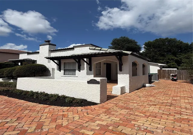 Photo 3 of Single family home for sale at 1409 Sunset Dr, Winter Park, FL 32789 | MLS# O6433393 | Listing updated on 2026-09-13