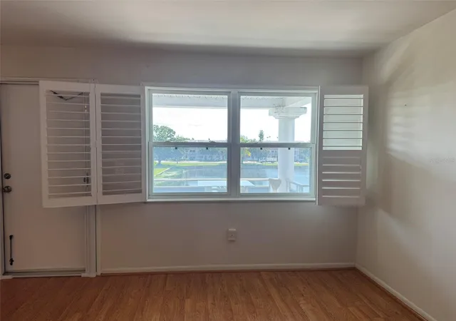 Listing Photo 4 - Condo for sale in building located at 6000 20Th St, ST PETERSBURG, FL 33714 - Unit #141