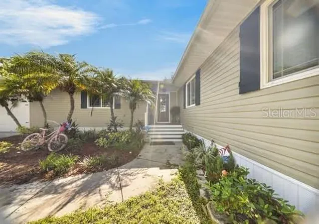 Photo 1 of Single family home for sale at 716 Leffingwell Ave, Ellenton, FL 34222 | MLS# A4702930 | Listing updated on 2026-10-03