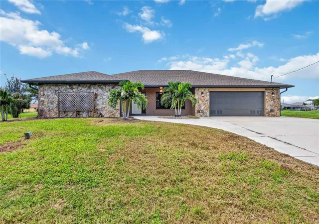 Photo 2 of Single family home for sale at 166 Mark Twain Ln, Rotonda West, FL 33947 | MLS# N6145349 | Listing updated on 2026-08-16