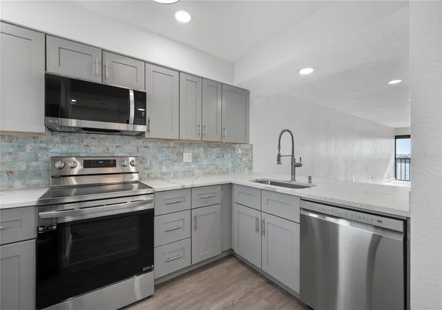 3rd image of 1751 Bch Rd, ENGLEWOOD, FL 34223