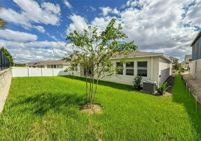 Photo 1 of Single family home for sale at 1801 Rider Rain Ln, Apopka, FL 32703 | MLS# O6433412 | Listing updated on 2026-09-25