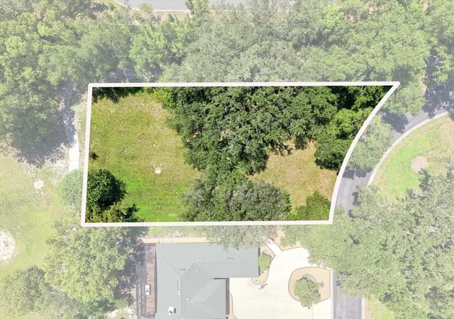 1st image of 512 Dowling Cir, Lady Lake, FL 32159 | MLS# O6433416