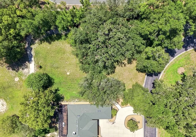 4th image of 512 Dowling Cir, Lady Lake, FL 32159 | MLS# O6433416