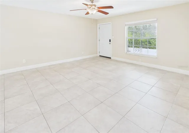 Listing Photo 5 - Condo for sale in building located at 2800 E 113Th Ave, Tampa, FL 33612 - Unit #213
