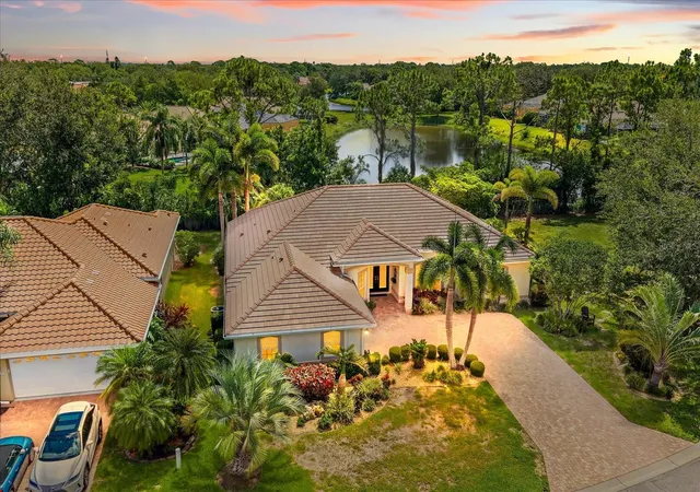 1st image of 7213 Southgate Ct, Sarasota, FL 34243 | MLS# A4702944