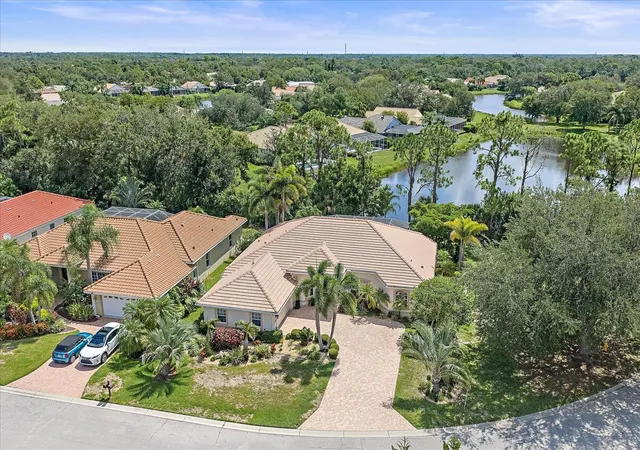 2nd image of 7213 Southgate Ct, Sarasota, FL 34243 | MLS# A4702944