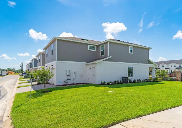 Photo 3 of Townhouse for sale at 15014 Windflower Aly, Winter Garden, FL 34787 | MLS# O6433433 | Listing updated on 2026-08-15