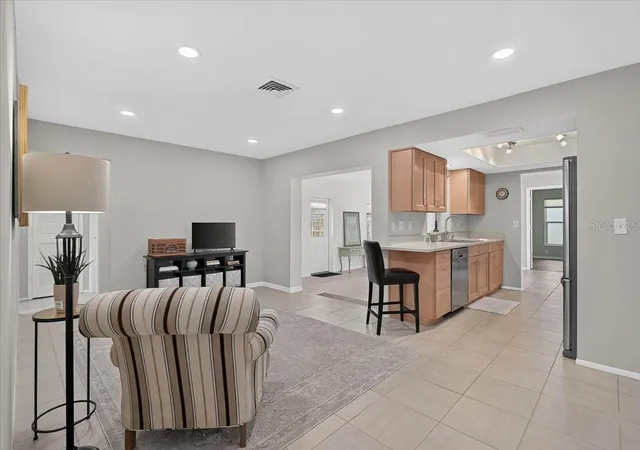 2nd image of 48 Dade Ave, Sarasota, FL 34232 | MLS# A4702946