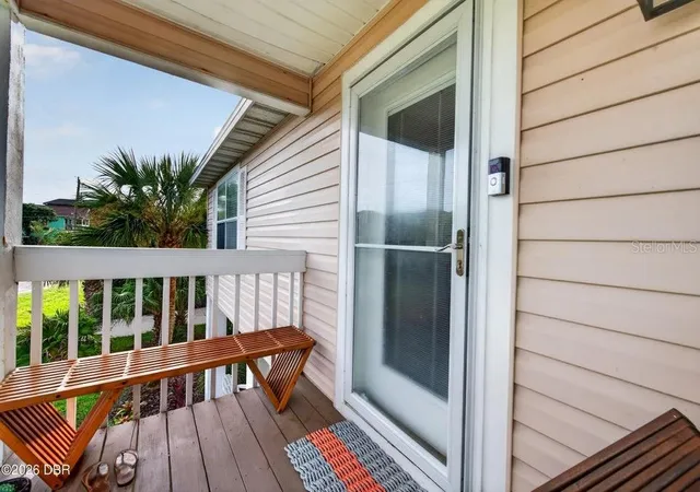 Photo 3 of Single family home for sale at 124 Avalon Dr, Ormond Beach, FL 32176 | MLS# V4950720 | Listing updated on 2026-10-06