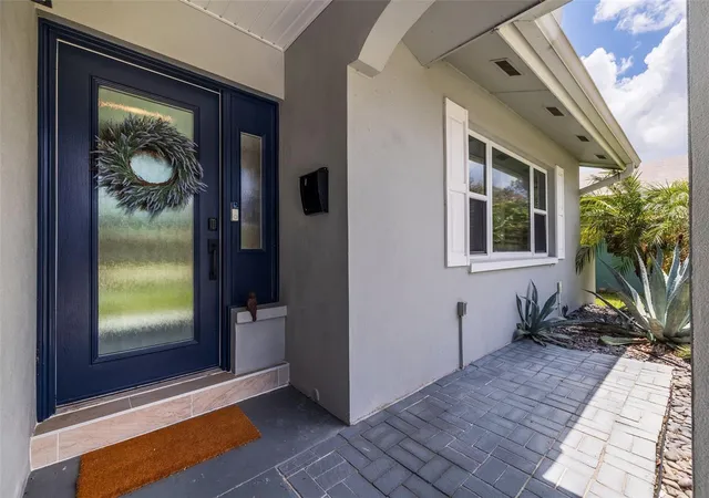 3rd image of 5711 Venetian Blvd NE, Saint Petersburg, FL 33703 | MLS# TB8538722