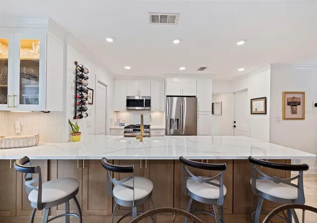 5th image of 5711 Venetian Blvd NE, Saint Petersburg, FL 33703 | MLS# TB8538722