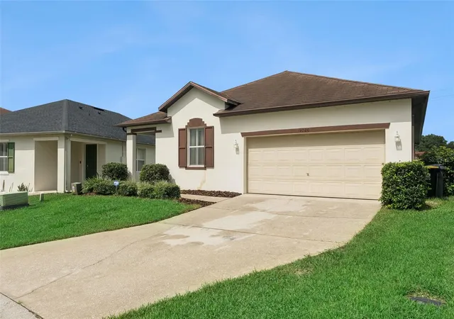 Photo 3 of Sale Pending at 1020 Pine Ridge Dr, Davenport, FL 33896 | MLS# S5155603 | Listing updated on 2026-10-07