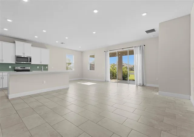 Photo 4 of Single family home for sale at 18030 Tavernside Trl, Bradenton, FL 34211 | MLS# A4702948 | Listing updated on 2026-10-29