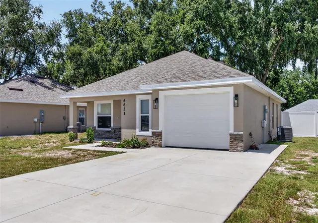 Photo 2 of Single family home for sale at 6631 Thornhill Rd, Winter Haven, FL 33880 | MLS# L4964270 | Listing updated on 2026-08-15