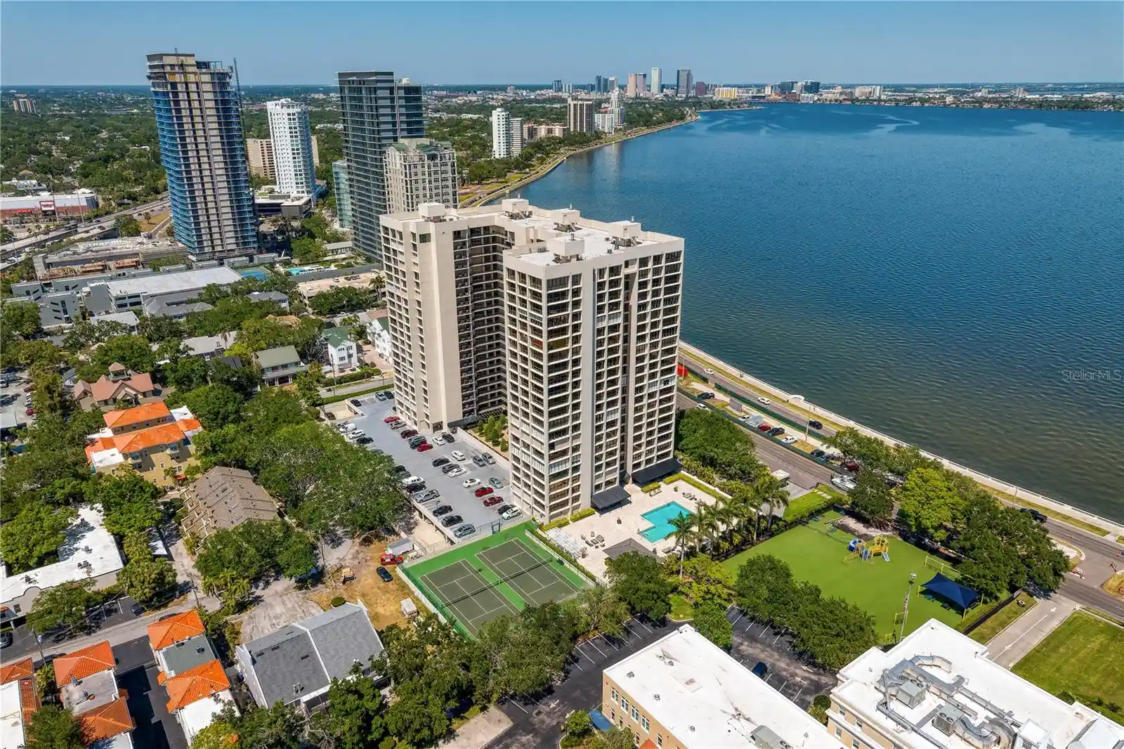 Listing Photo 1 - Condo for sale in 3301 Bayshore Blvd located at 3301 Bayshore Blvd, Tampa, FL 33629 - Unit #1101E