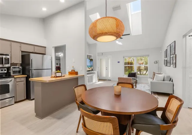 Photo 4 of Single family home for sale at 7384 Grand Ave, Winter Park, FL 32792 | MLS# O6433455 | Listing updated on 2026-10-05