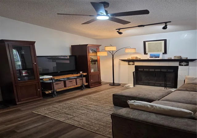 Photo 3 of Condo for sale at 4033 Dream Oak Pl #203, Tampa, FL 33613 | MLS# TB8538765 | Listing updated on 2026-08-21