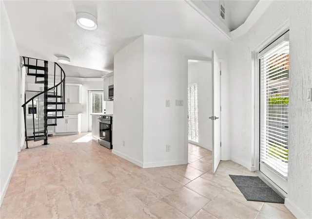 Photo 4 of Single family home for sale at 2881 Gentian Rd, Venice, FL 34293 | MLS# O6433467 | Listing updated on 2026-10-04