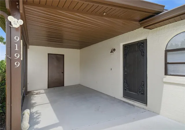 Photo 5 of Single family home for sale at 9199 Lingrove Rd, Weeki Wachee, FL 34613 | MLS# TB8538778 | Listing updated on 2026-08-28