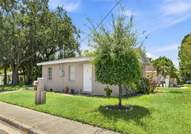 3rd image of 1598 29Th St, Sarasota, FL 34234 | MLS# A4702956