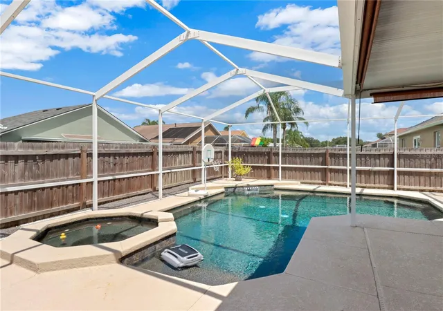 Photo 4 of Single family home for sale at 2002 Rain Dance Pl, Brandon, FL 33510 | MLS# TB8538781 | Listing updated on 2026-10-13