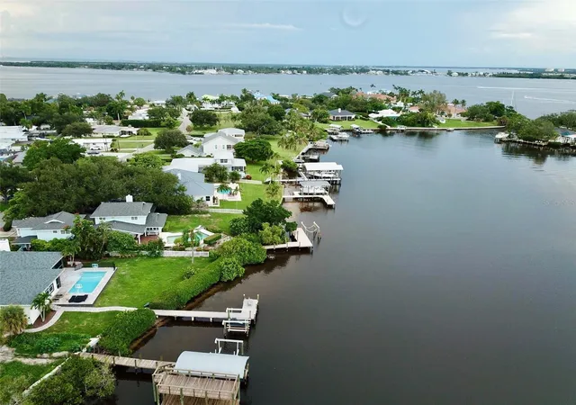 2nd image of 1211 61st St Nw, Bradenton, FL 34209 | MLS# A4702958