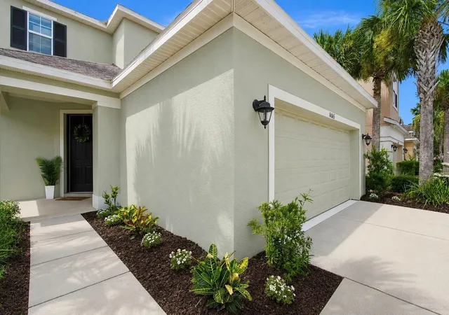 Photo 3 of Single family home for sale at 16065 Bella Woods Dr, Tampa, FL 33647 | MLS# TB8538791 | Listing updated on 2026-09-14