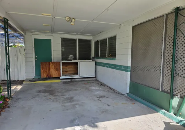 2nd image of 2015 58th St S, Gulfport, FL 33707 | MLS# TB8538798