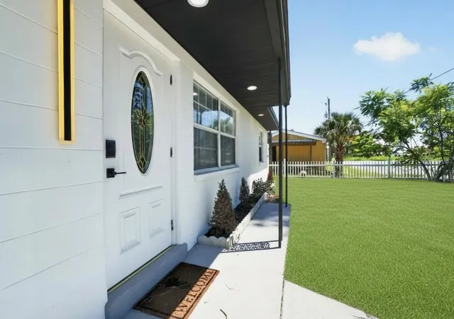 3rd image of 985 Liberty St, Englewood, FL 34223 | MLS# A4702962