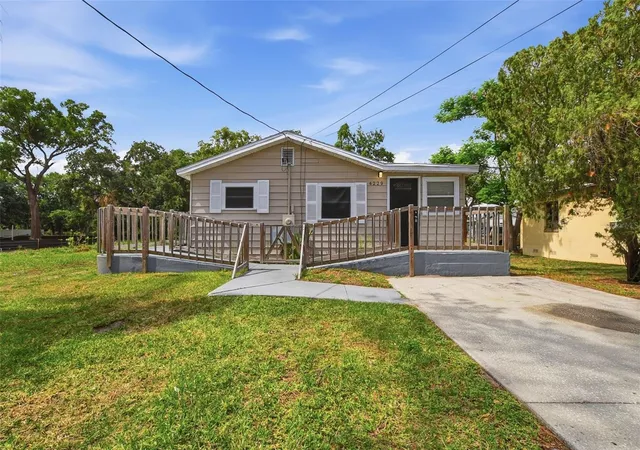 Photo 1 of Single family home for sale at 4229 Lenox Blvd, Orlando, FL 32811 | MLS# O6433503 | Listing updated on 2026-09-01
