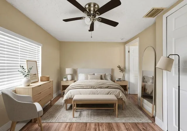 Photo 4 of Single family home for sale at 4229 Lenox Blvd, Orlando, FL 32811 | MLS# O6433503 | Listing updated on 2026-09-01