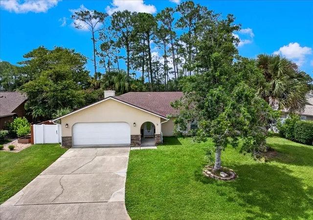 5th image of 12 Westfalls Ln, Palm Coast, FL 32164 | MLS# FC320681