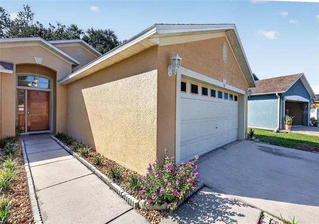 Photo 3 of Single family home for sale at 517 Peppermill Cir, Kissimmee, FL 34758 | MLS# G5116445 | Listing updated on 2026-08-14