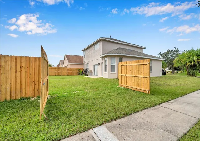 2nd image of 402 Halifax Bay Ct, Apollo Beach, FL 33572 | MLS# A4702970