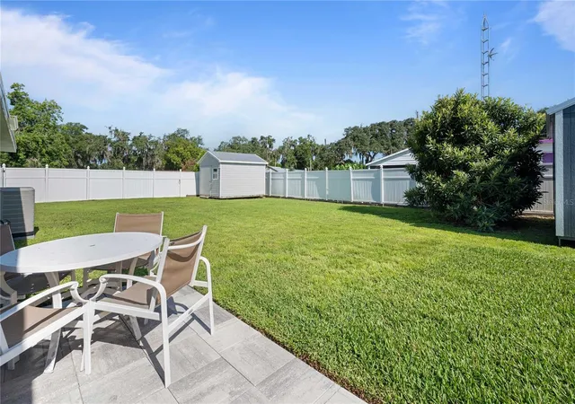 2nd image of 1056 Cr 463, Lake Panasoffkee, FL 33538 | MLS# G5116447