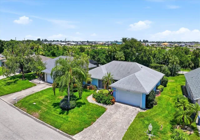 Photo 3 of Single family home for sale at 5015 86th Street Ct W, Bradenton, FL 34210 | MLS# A4702971 | Listing updated on 2026-10-02