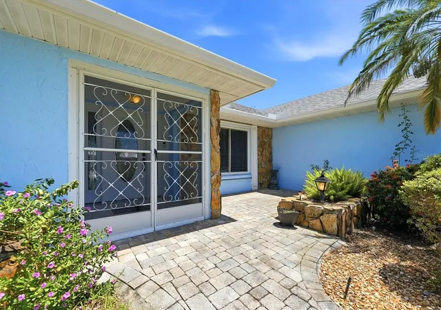 Photo 4 of Single family home for sale at 5015 86th Street Ct W, Bradenton, FL 34210 | MLS# A4702971 | Listing updated on 2026-10-02