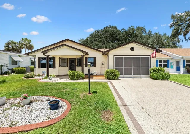 1st image of 1532 E Schwartz Blvd, Lady Lake, FL 32159 | MLS# G5116448