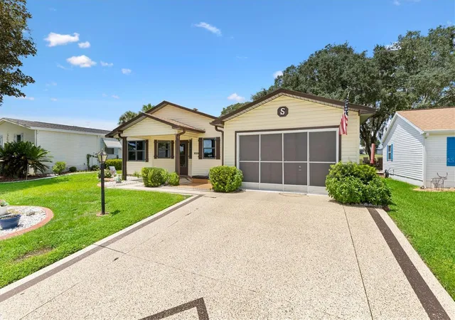 2nd image of 1532 E Schwartz Blvd, Lady Lake, FL 32159 | MLS# G5116448