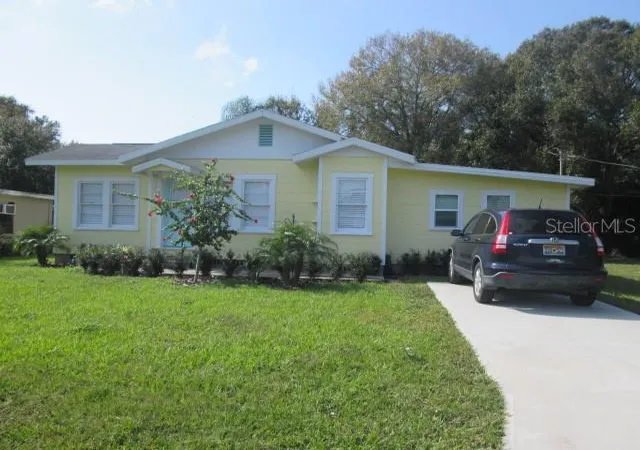 1st image of 318 34th St W, Bradenton, FL 34205 | MLS# A4702973