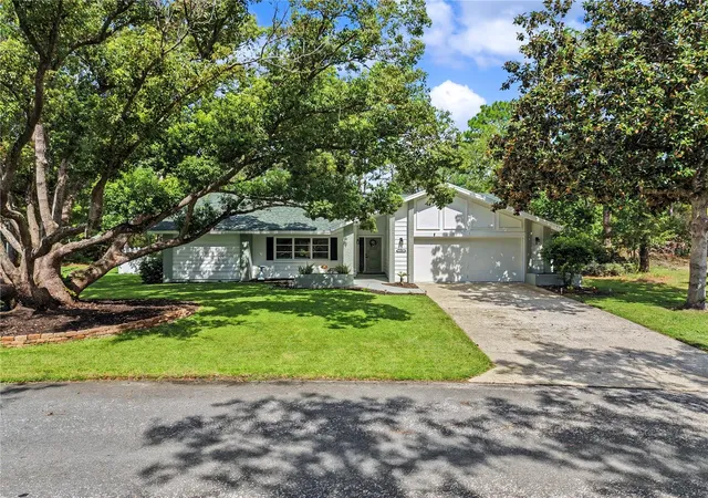 Photo 1 of Single family home for sale at 10 Colubrina Ct, Homosassa, FL 34446 | MLS# GC542738 | Listing updated on 2026-09-12