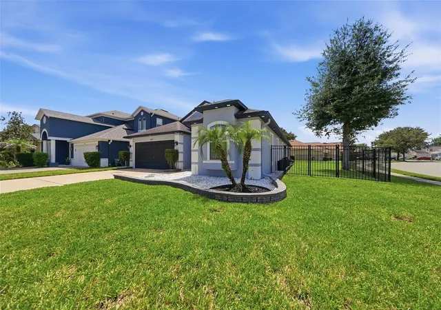 Photo 4 of Single family home for sale at 4037 Warwick Hills Dr, Wesley Chapel, FL 33543 | MLS# TB8538829 | Listing updated on 2026-09-02